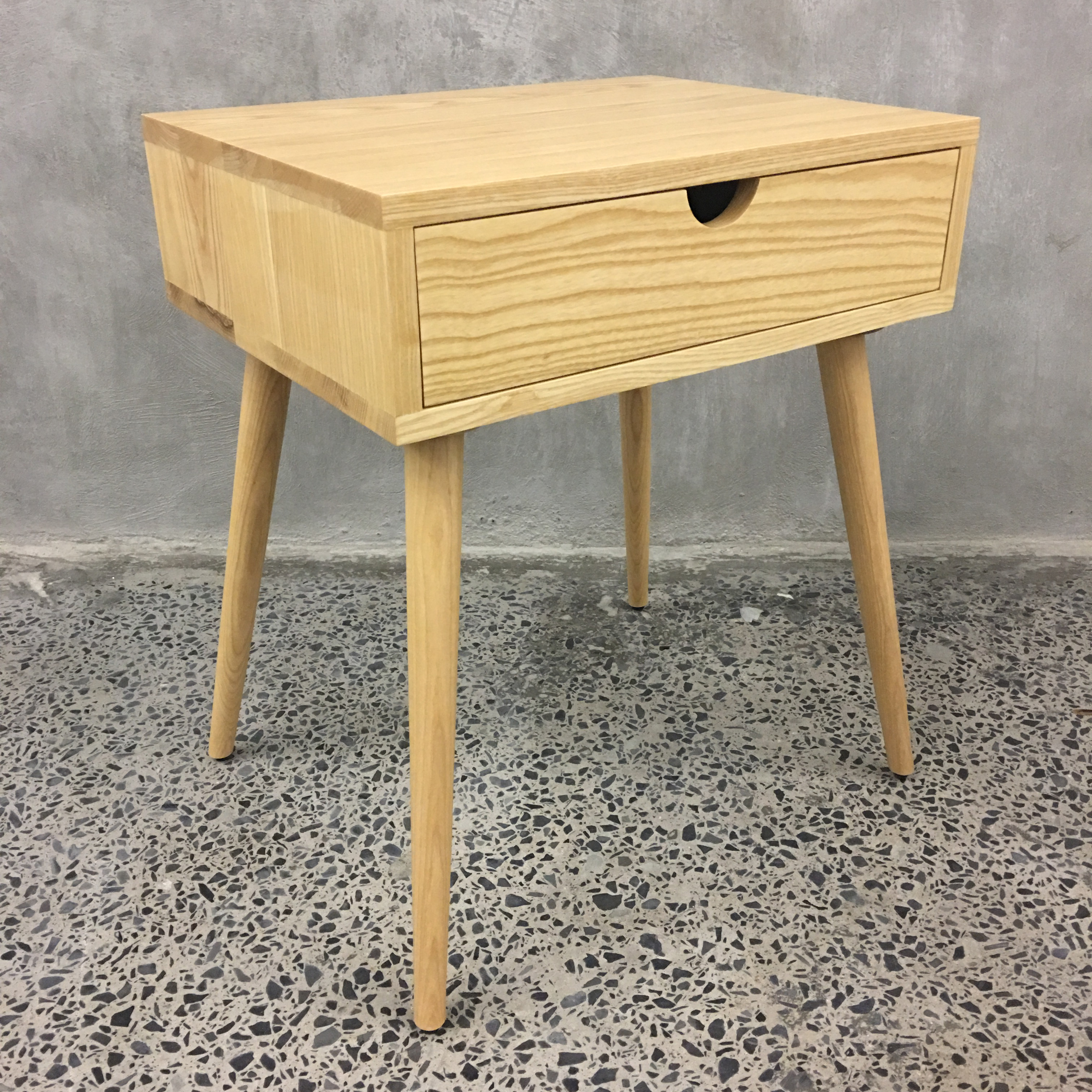 Tủ đầu giường YULI